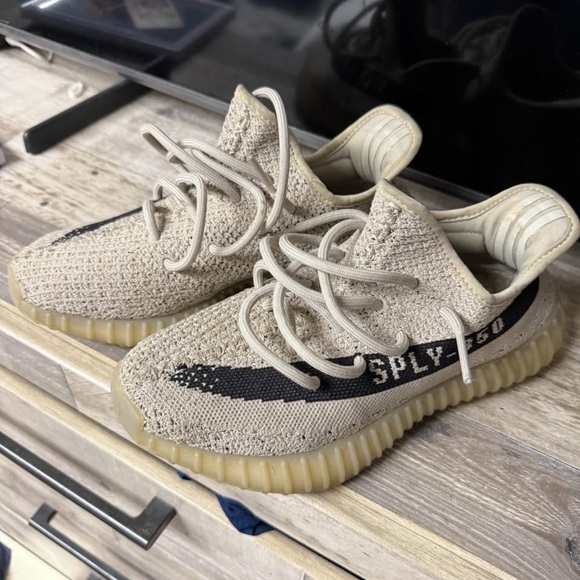 Yeezy boost 350 - Picture 1 of 2